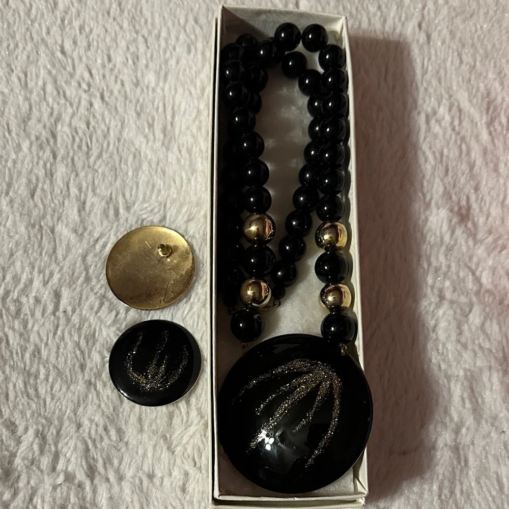 Women’s Accessories Bundle - Picture 8 of 11